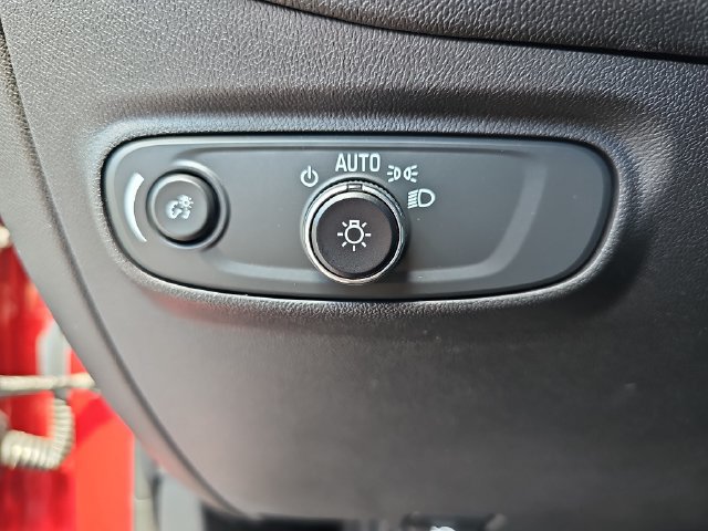 Used 2023 Chevrolet Equinox LT FWD image 30