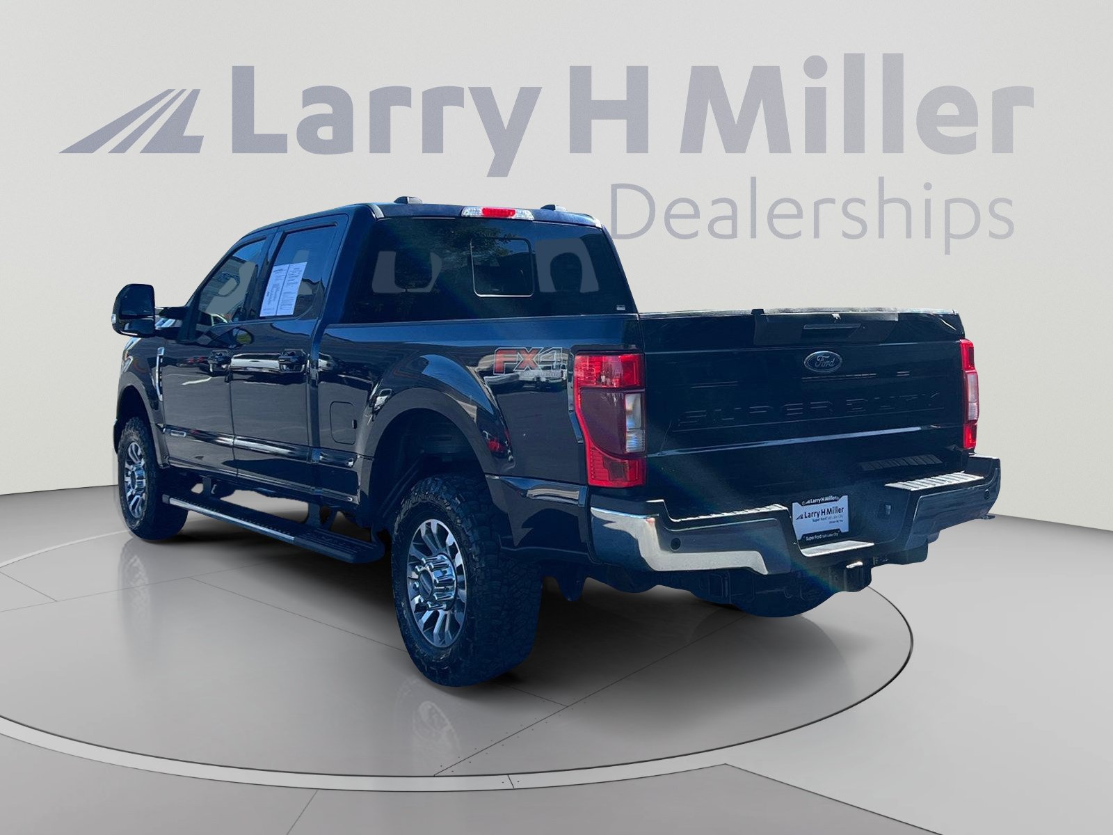 Certified 2022 Ford F350 Lariat w/ Lariat Ultimate Package AWD/4WD image 3