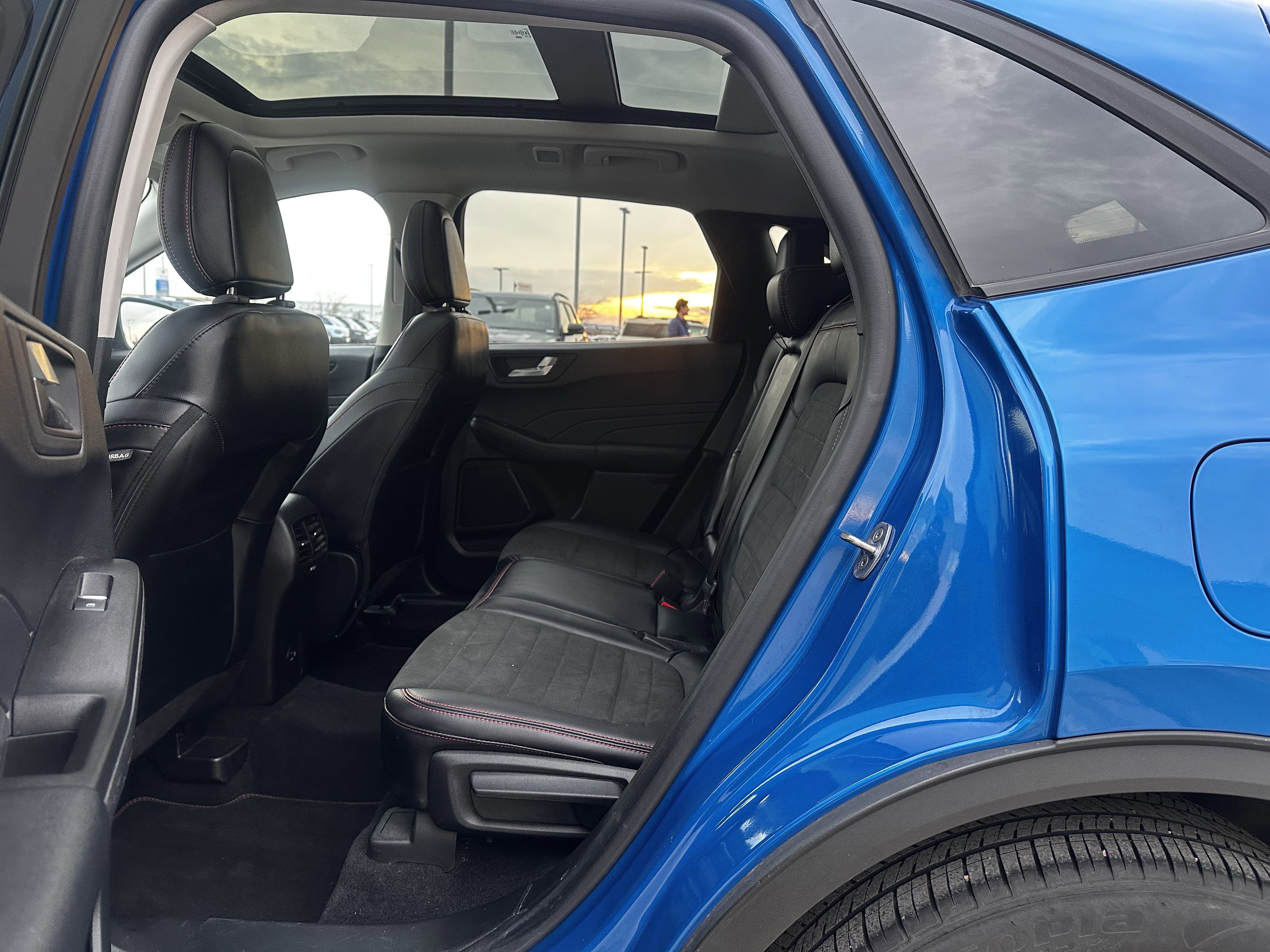 Certified 2021 Ford Escape SEL w/ SEL Stealth AWD Package image 9