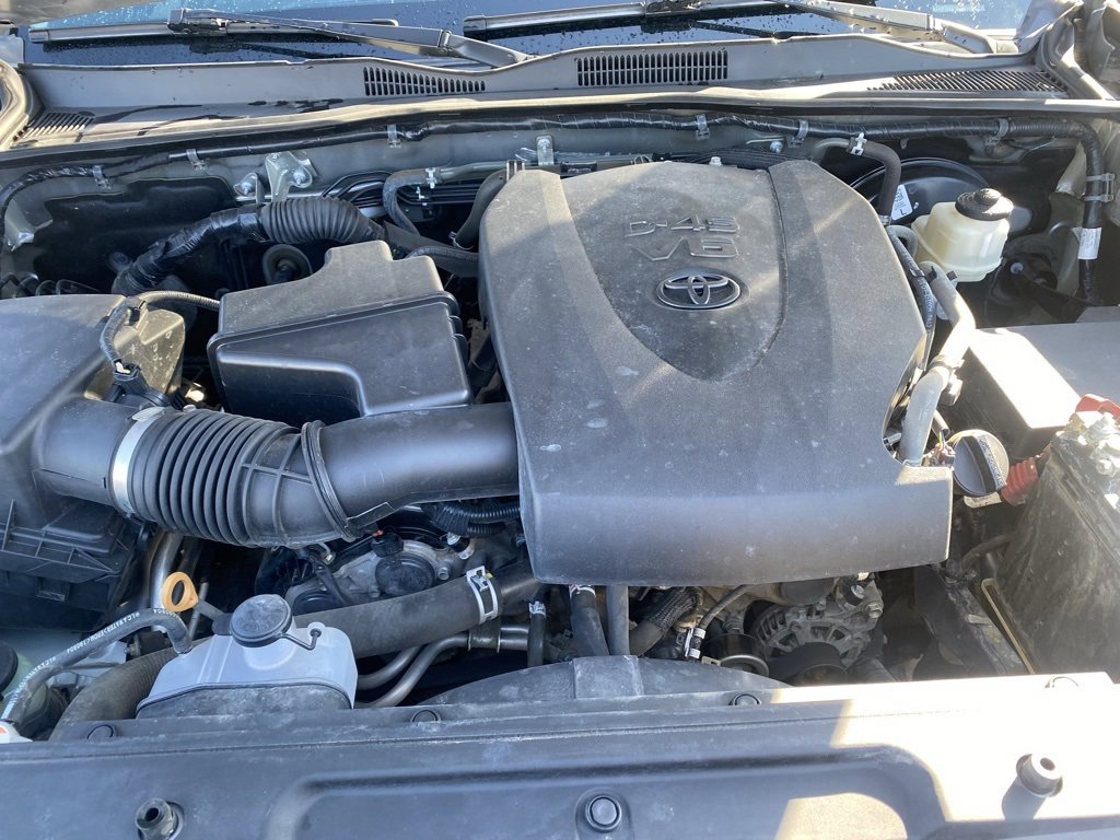 Used 2020 Toyota Tacoma SR image 30
