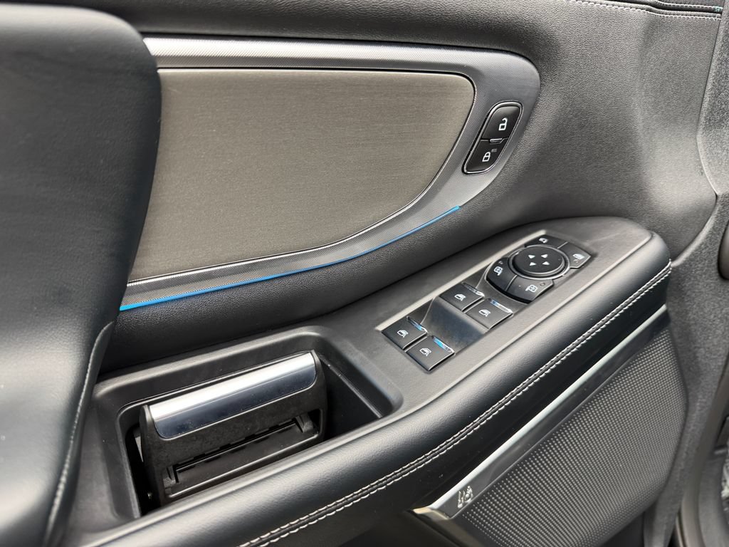 Certified 2025 Ford Expedition Platinum AWD/4WD image 11