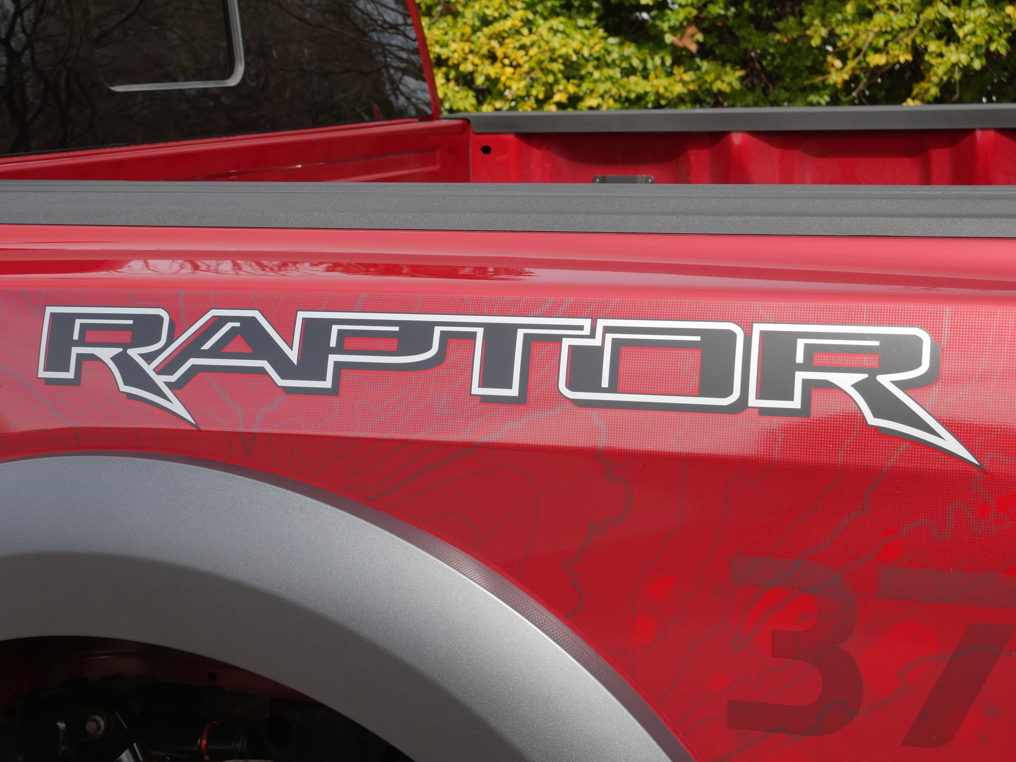 Certified 2022 Ford F150 Raptor w/ Raptor 37 Performance Package image 28