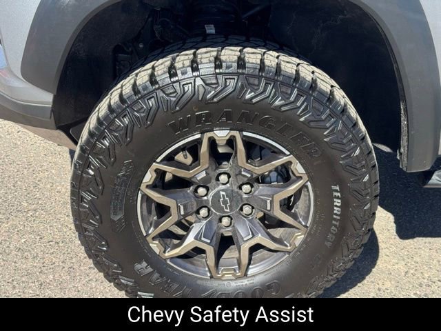 Used 2025 Chevrolet Colorado ZR2 w/ Technology Package image 11