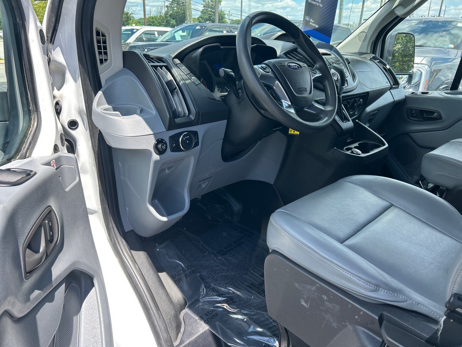 Certified 2019 Ford Transit 150 130 Medium Roof RWD image 5