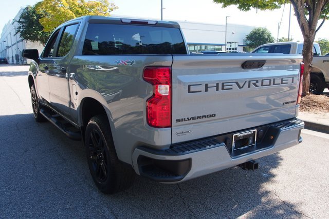 Used 2024 Chevrolet Silverado 1500 Custom w/ Turbomax Blackout Package AWD/4WD image 5