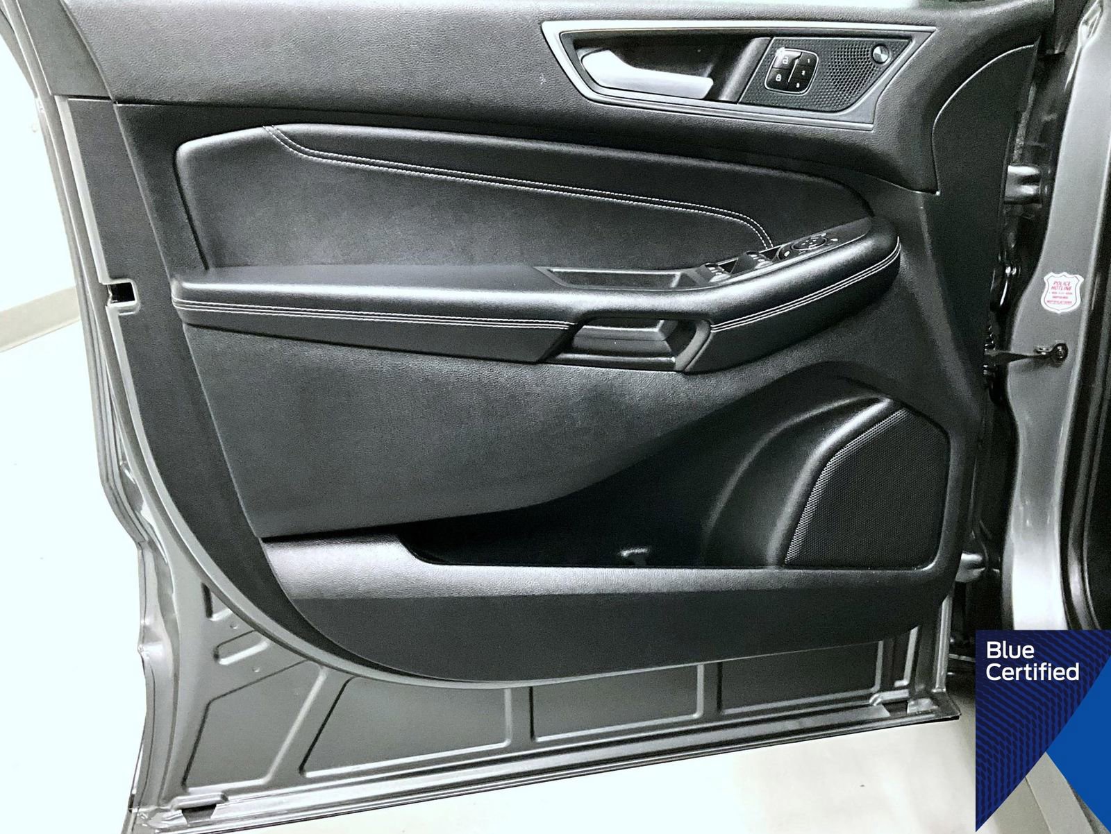 Certified 2024 Ford Edge Titanium image 9