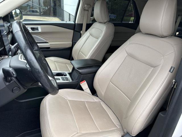 Certified 2022 Ford Explorer Limited w/ Limited Technology Package RWD image 10
