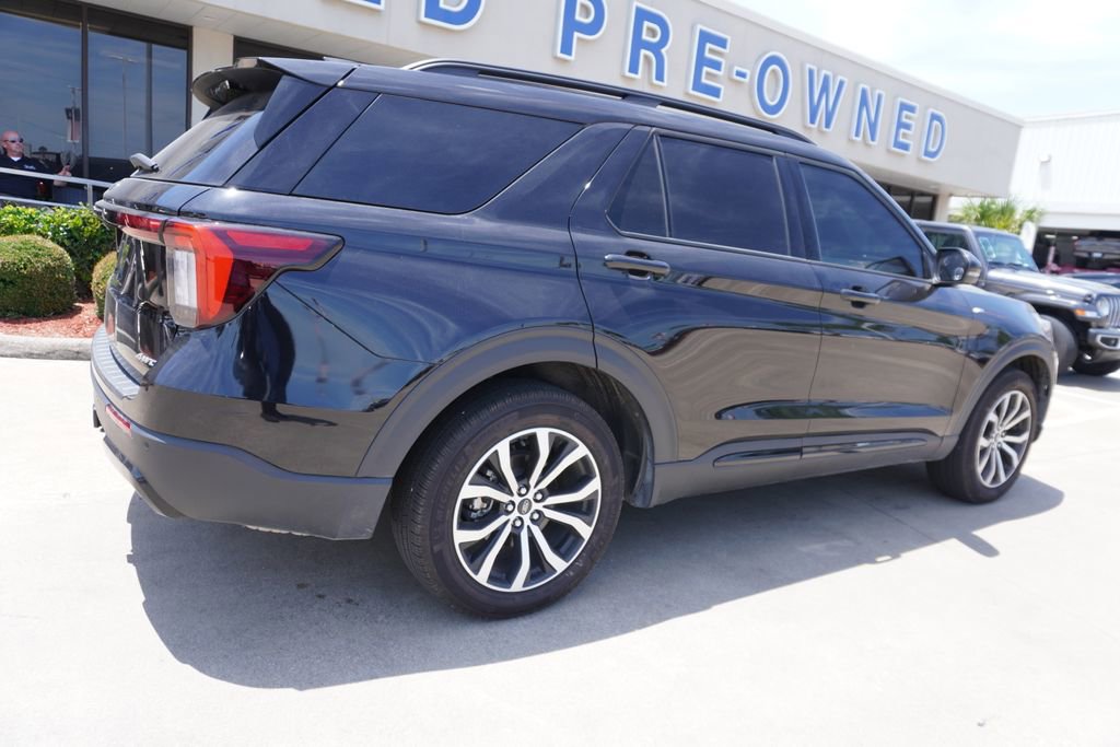 Certified 2025 Ford Explorer ST-Line AWD/4WD image 6