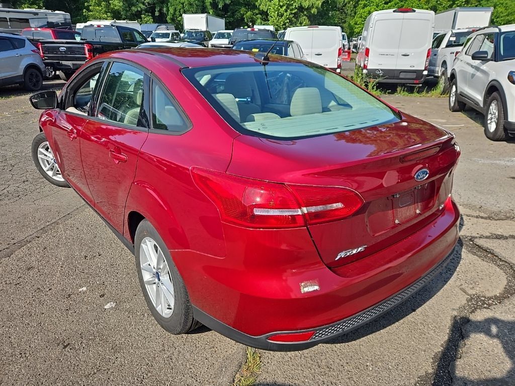 Certified 2017 Ford Focus SE FWD image 6