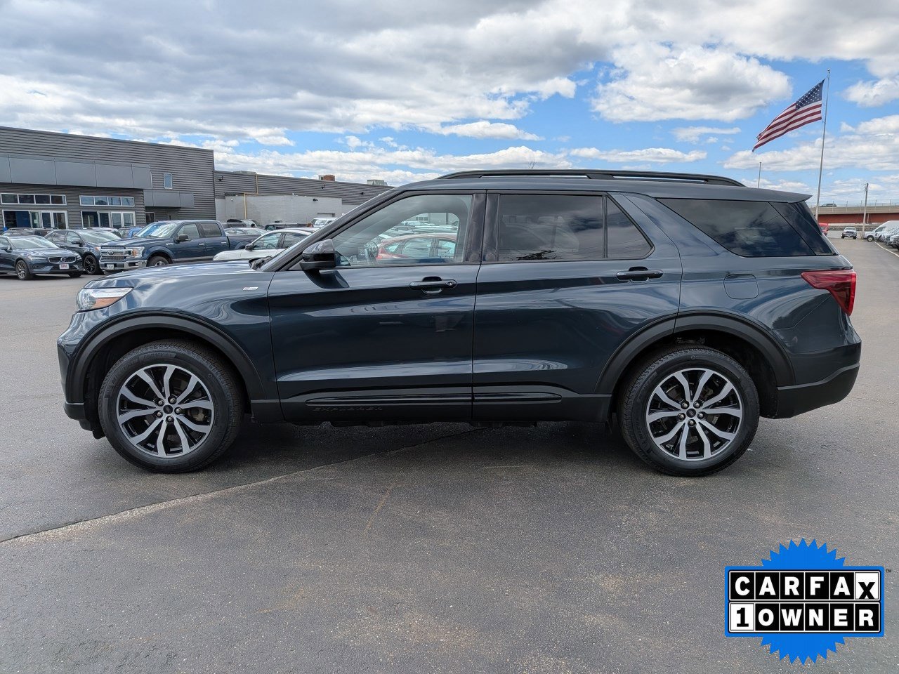 Certified 2022 Ford Explorer ST-Line w/ Class IV Trailer Tow Package AWD/4WD image 2