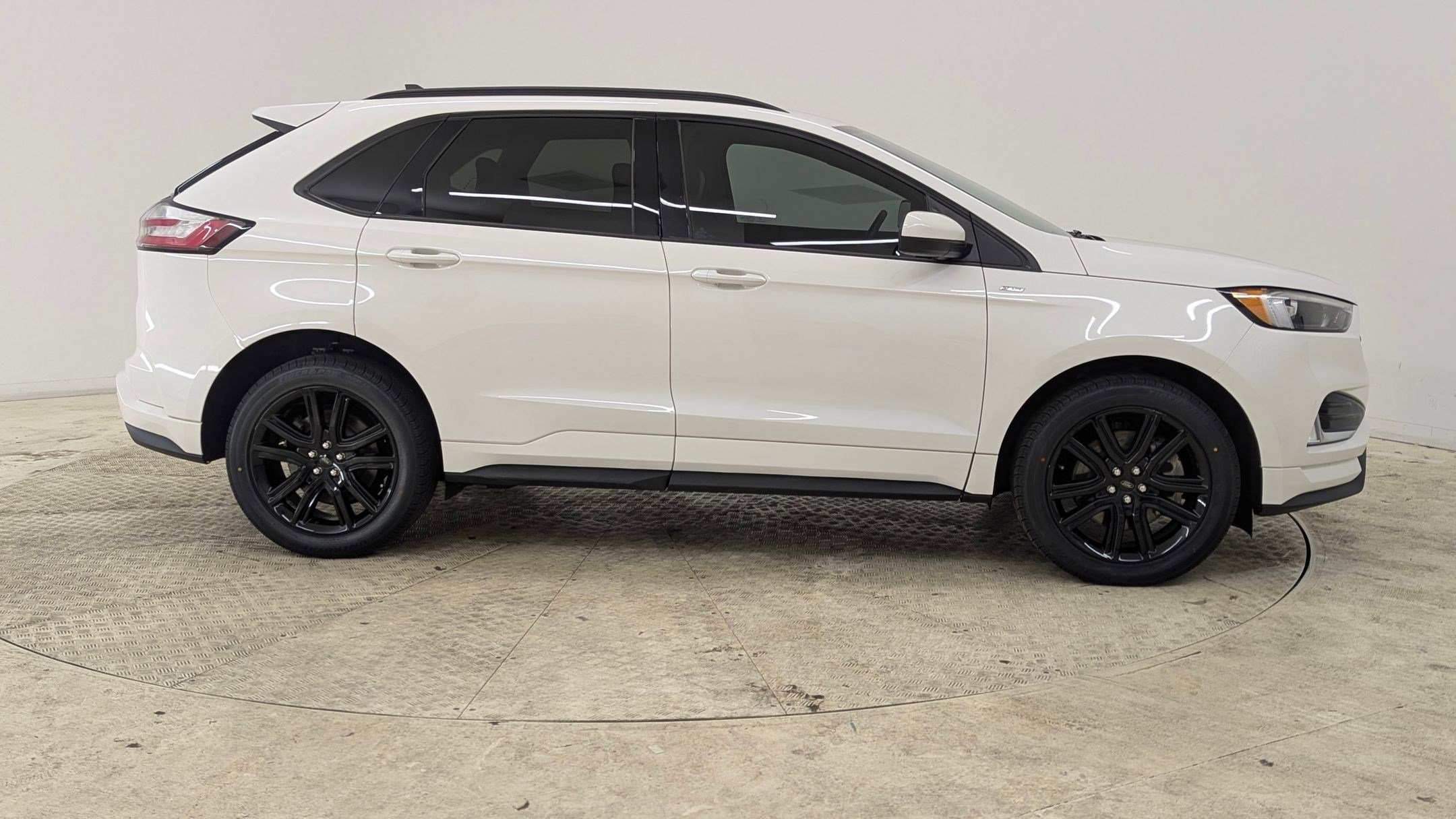 Certified 2022 Ford Edge ST-Line w/ Cargo Accessory Package image 7