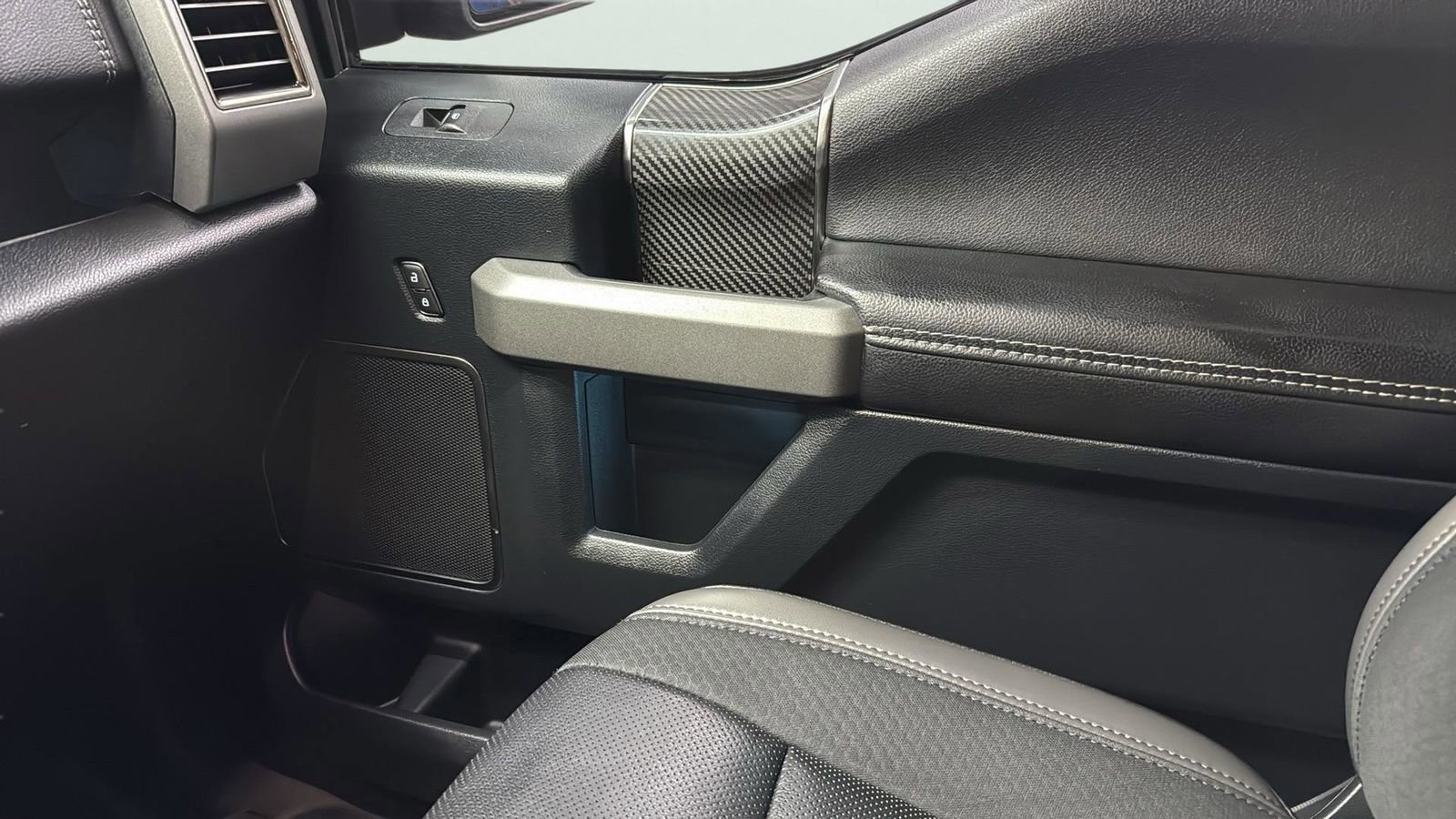 Certified 2020 Ford F150 Raptor w/ Equipment Group 802A Luxury image 24