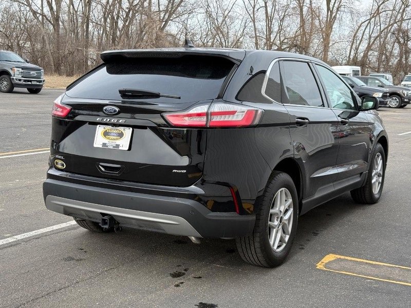 Certified 2024 Ford Edge SEL w/ Convenience Package image 5