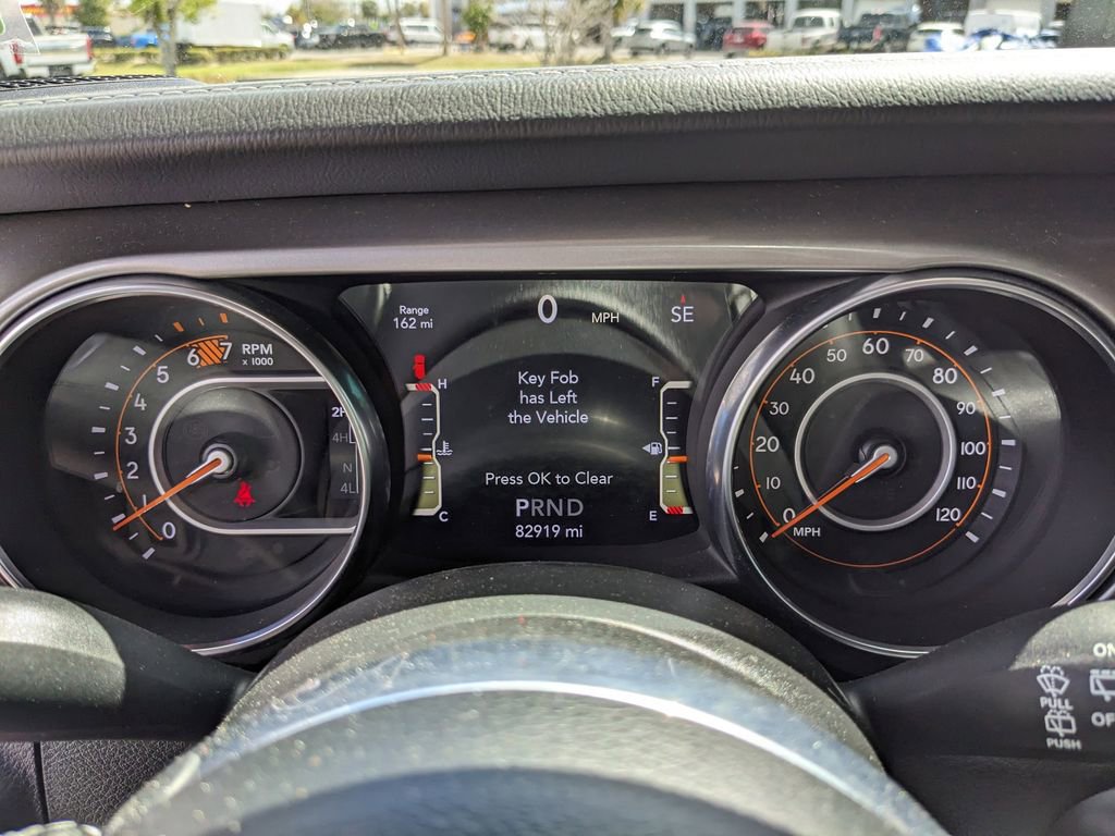 Used 2021 Jeep Wrangler Unlimited Sahara image 33