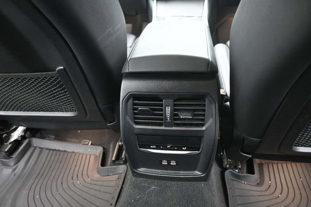 Used 2023 BMW 330i Sedan w/ Driving Assistance Package RWD image 12