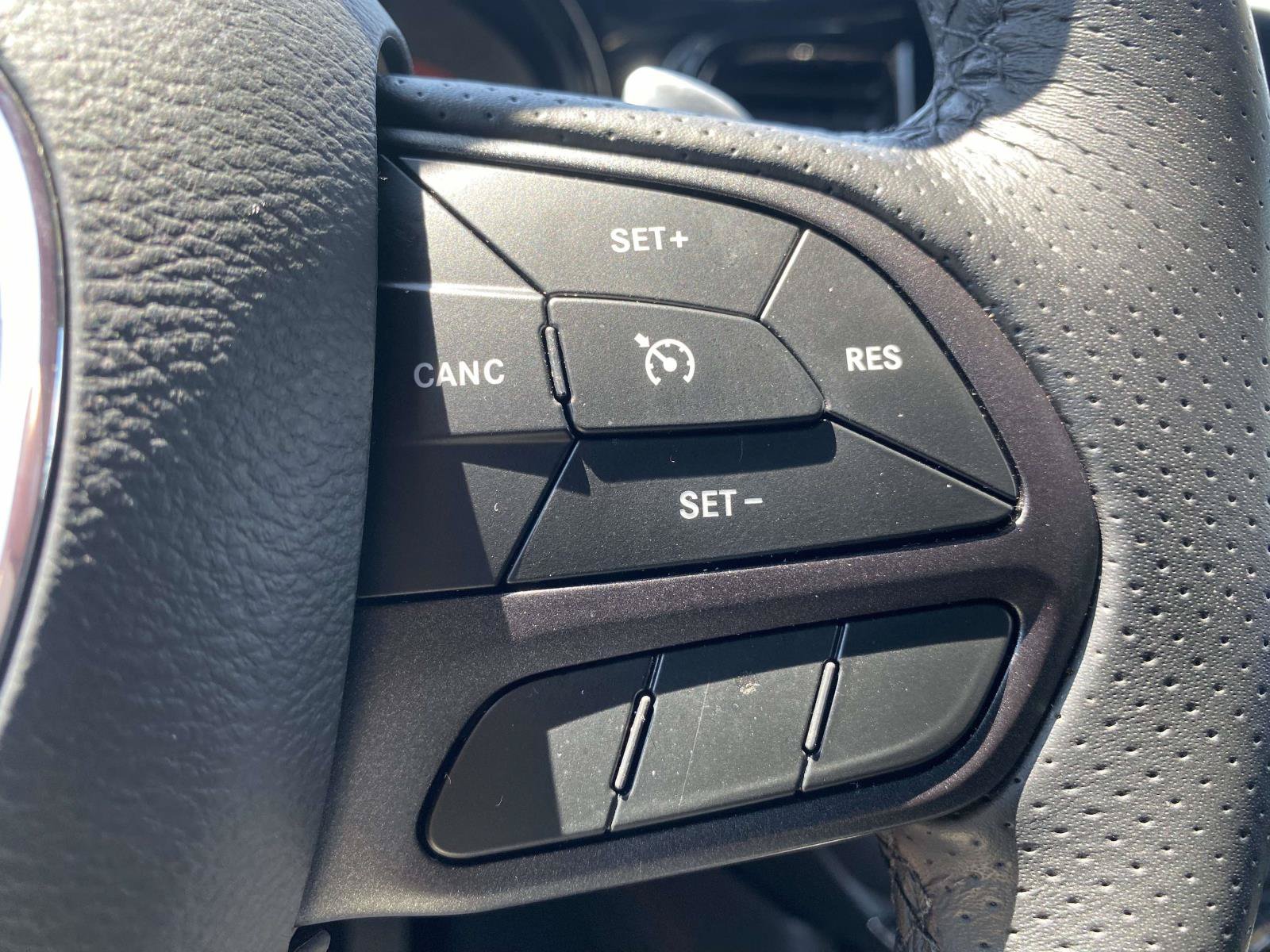 Used 2025 Dodge Durango GT RWD image 21
