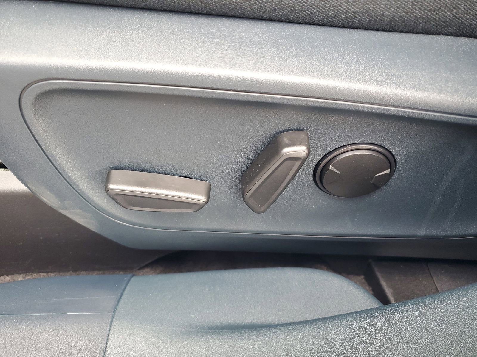 Certified 2025 Ford Maverick XLT w/ Equipment Group 301A AWD/4WD image 16