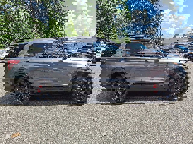 Certified 2022 Ford Explorer ST w/ Equipment Group 401A image 11