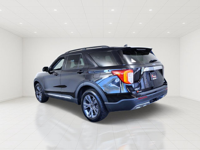 Certified 2023 Ford Explorer XLT w/ Equipment Group 202A AWD/4WD image 4