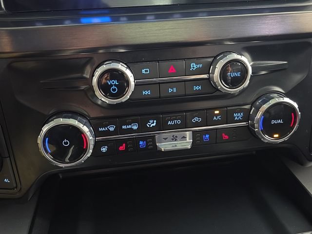 Certified 2025 Ford F350 Lariat w/ Black Appearance Package AWD/4WD image 21
