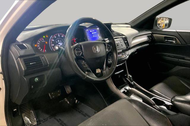 Used 2017 Honda Accord Sport image 18