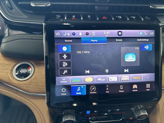 Used 2024 Jeep Grand Cherokee L Summit AWD/4WD image 17