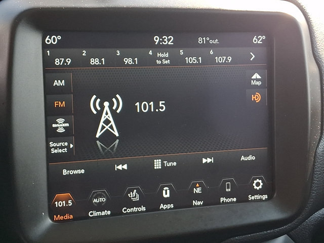 Used 2023 Jeep Renegade Altitude w/ Sun/Sound Group AWD/4WD image 25