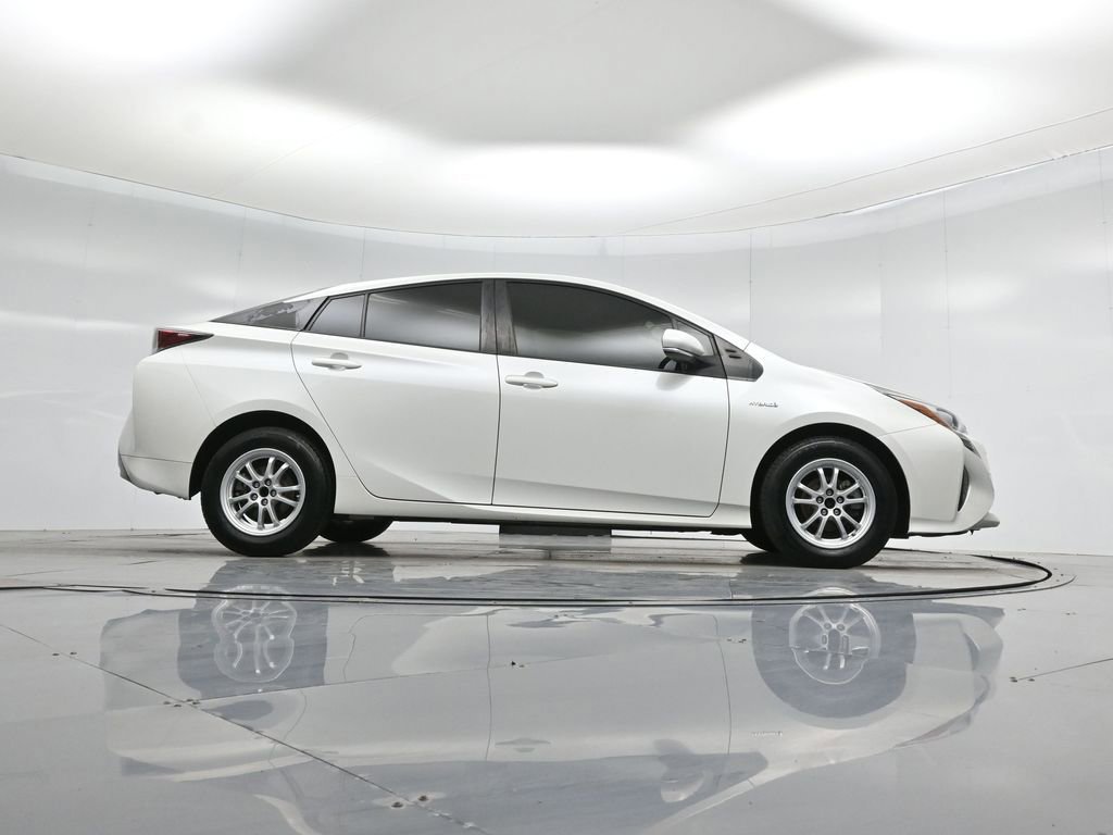 Used 2017 Toyota Prius One image 9