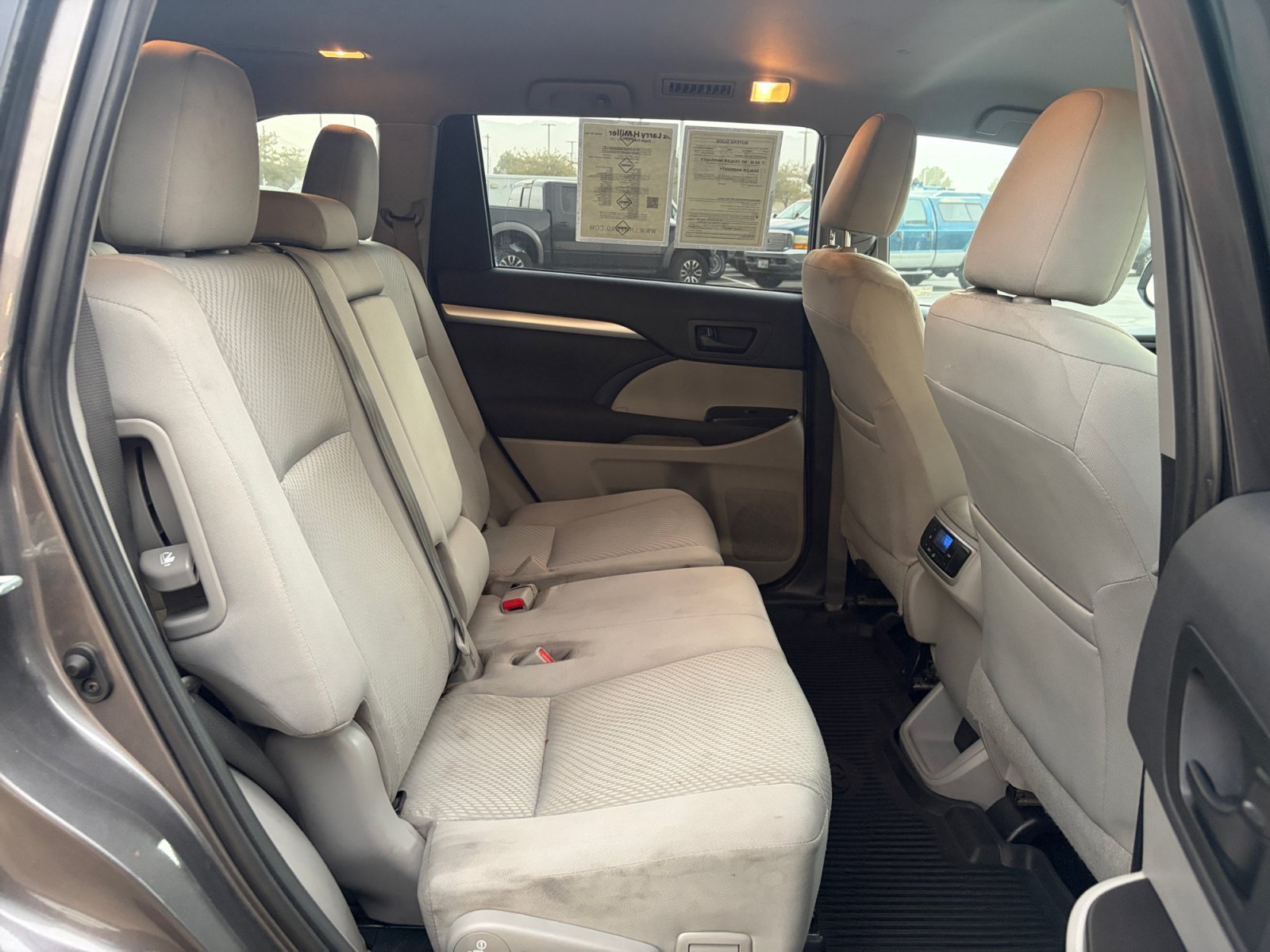 Used 2019 Toyota Highlander LE AWD/4WD image 30