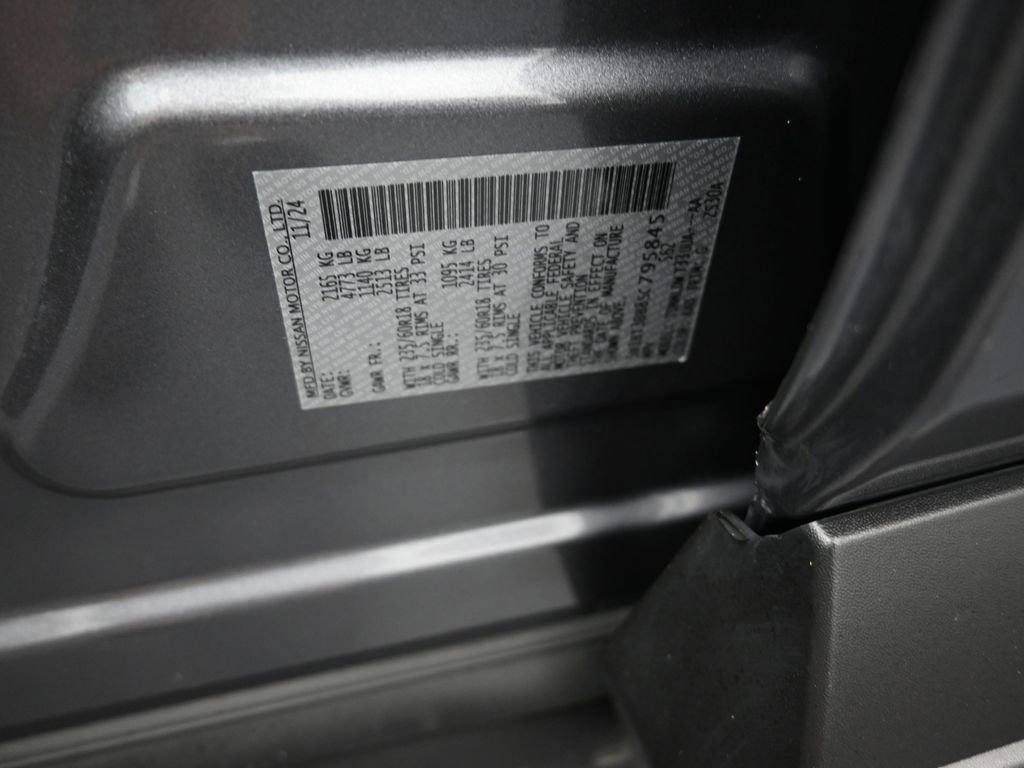 Used 2025 Nissan Rogue SV AWD/4WD image 19