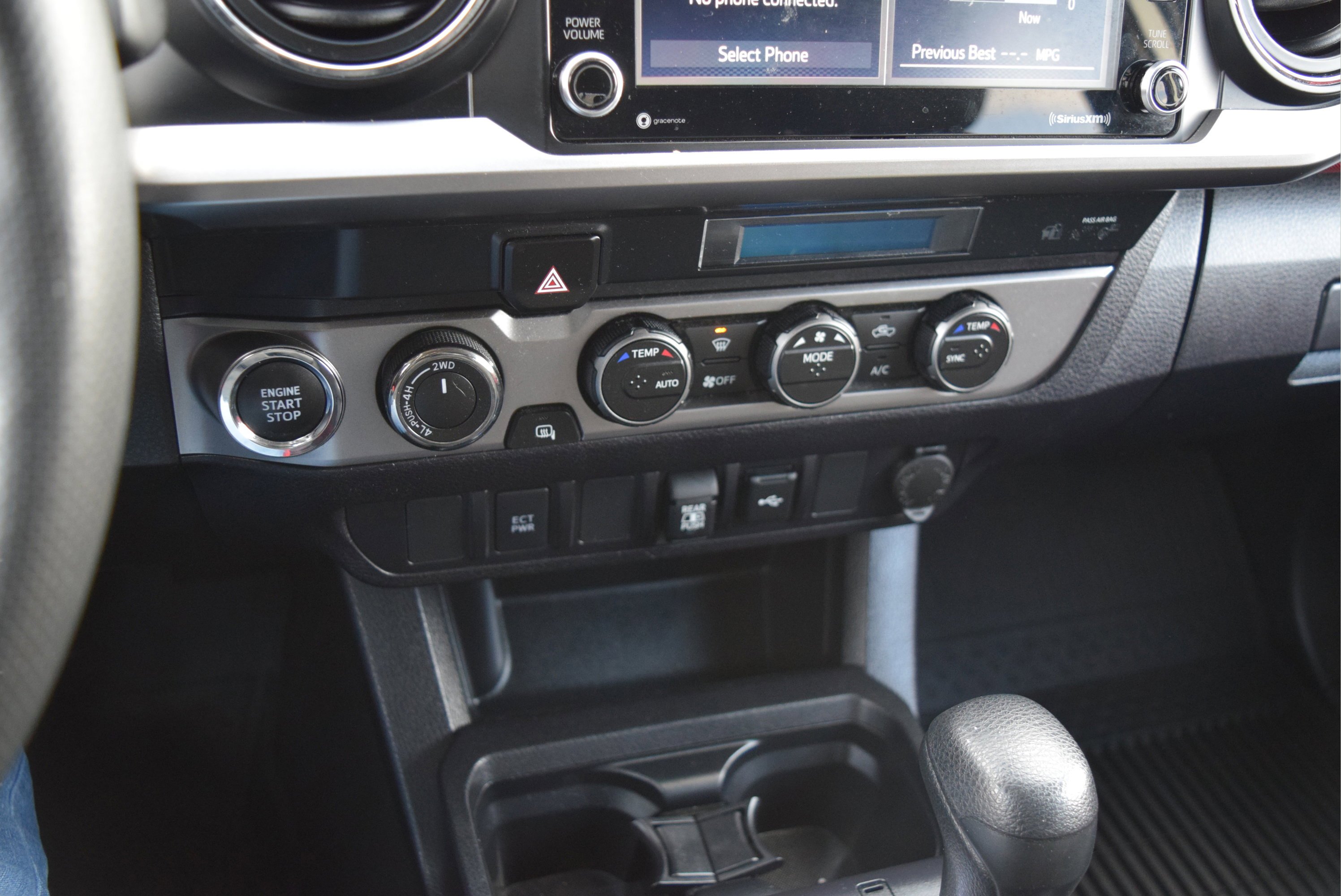 Used 2023 Toyota Tacoma SR5 AWD/4WD image 15