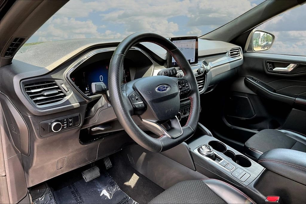 Certified 2025 Ford Escape ST-Line FWD image 19