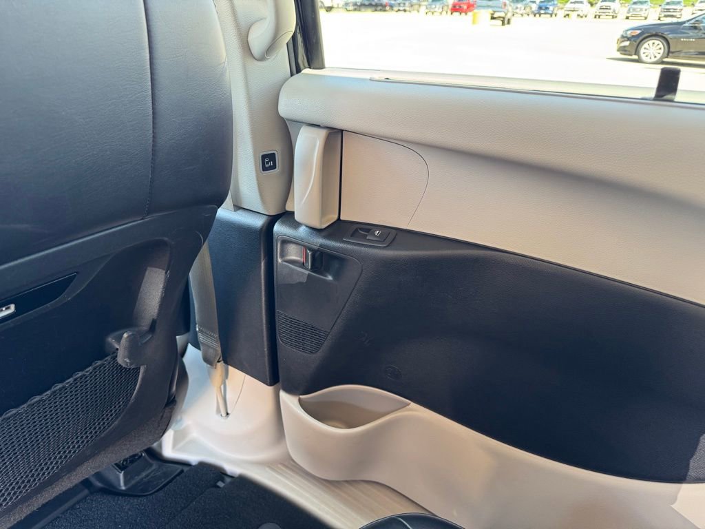 Used 2023 Chrysler Pacifica Touring-L FWD image 35