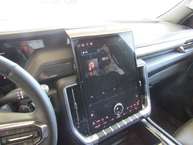 Used 2025 GMC Yukon XL Elevation AWD/4WD image 34