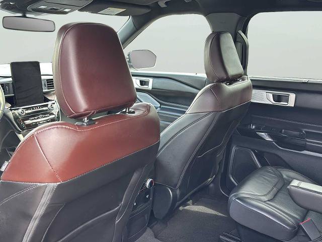 Certified 2023 Ford Explorer Platinum w/ Technology Package AWD/4WD image 32