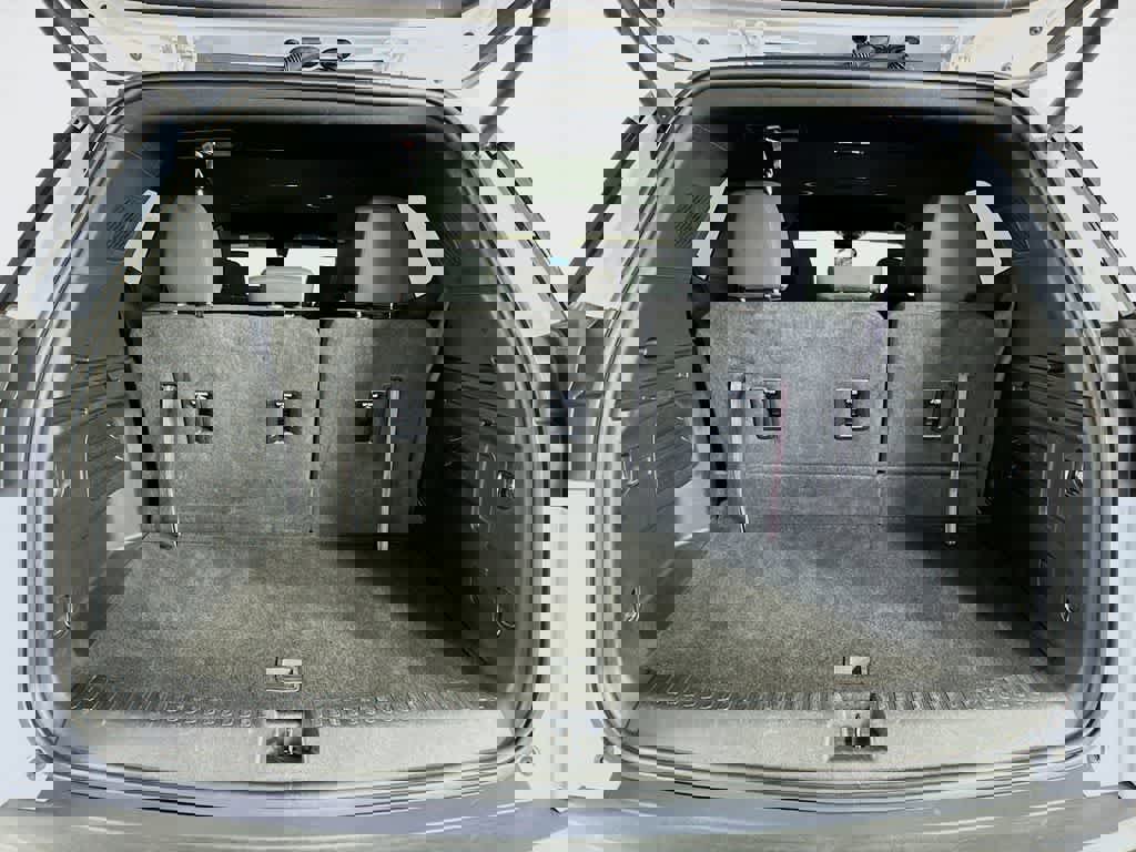 Used 2025 GMC Acadia Elevation image 23