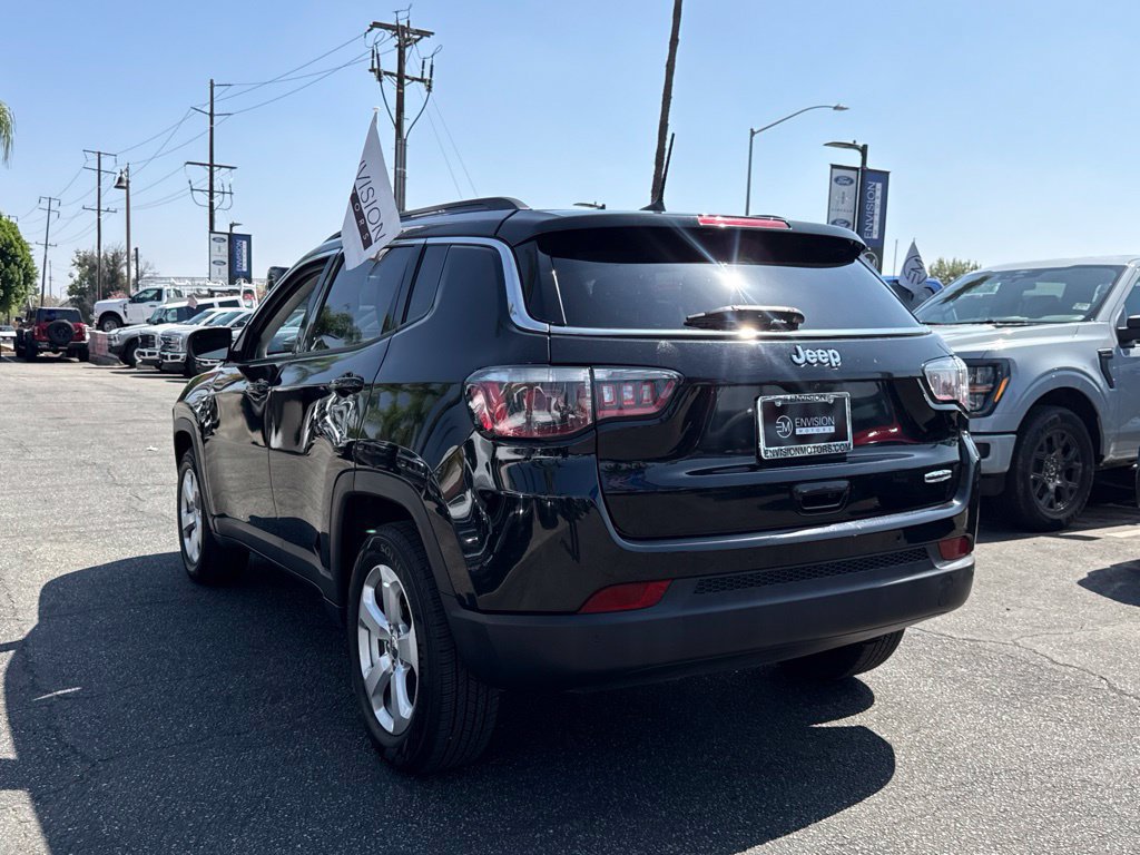 Used 2018 Jeep Compass Latitude w/ Popular Equipment Group FWD image 10