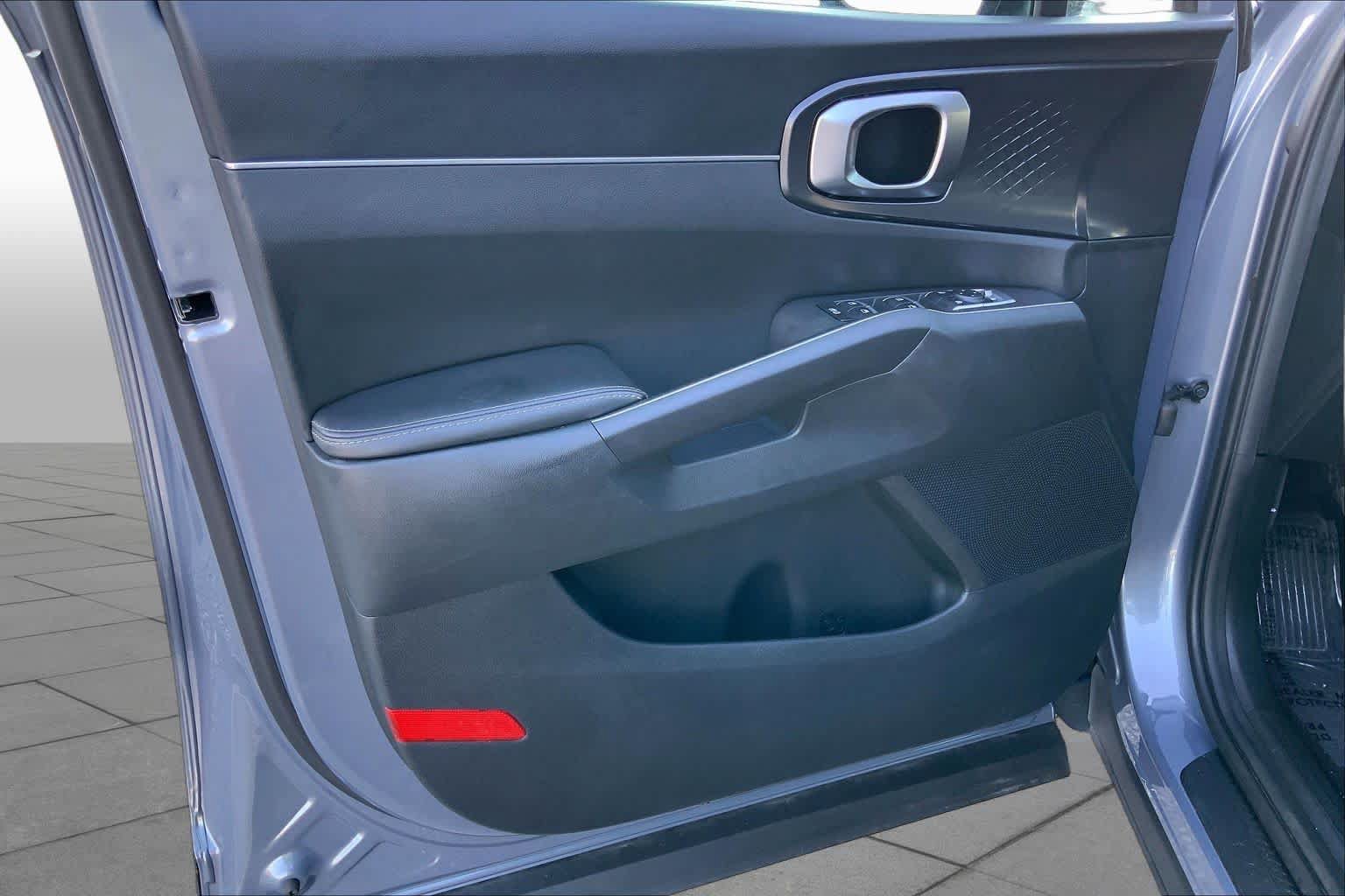 Used 2023 Kia Sorento S w/ Panoramic Sunroof Package FWD image 21