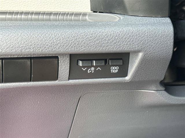 Used 2022 Toyota Sienna XLE FWD image 19