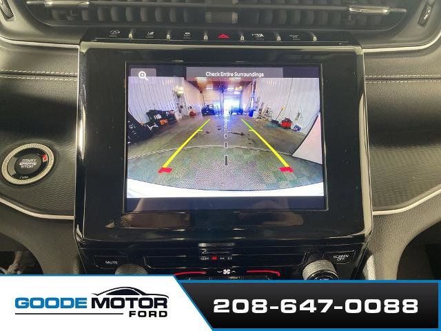 Used 2023 Jeep Grand Cherokee L Laredo image 16