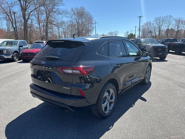 Certified 2023 Ford Escape ST-Line Select w/ Tech Pack #1 AWD/4WD image 4