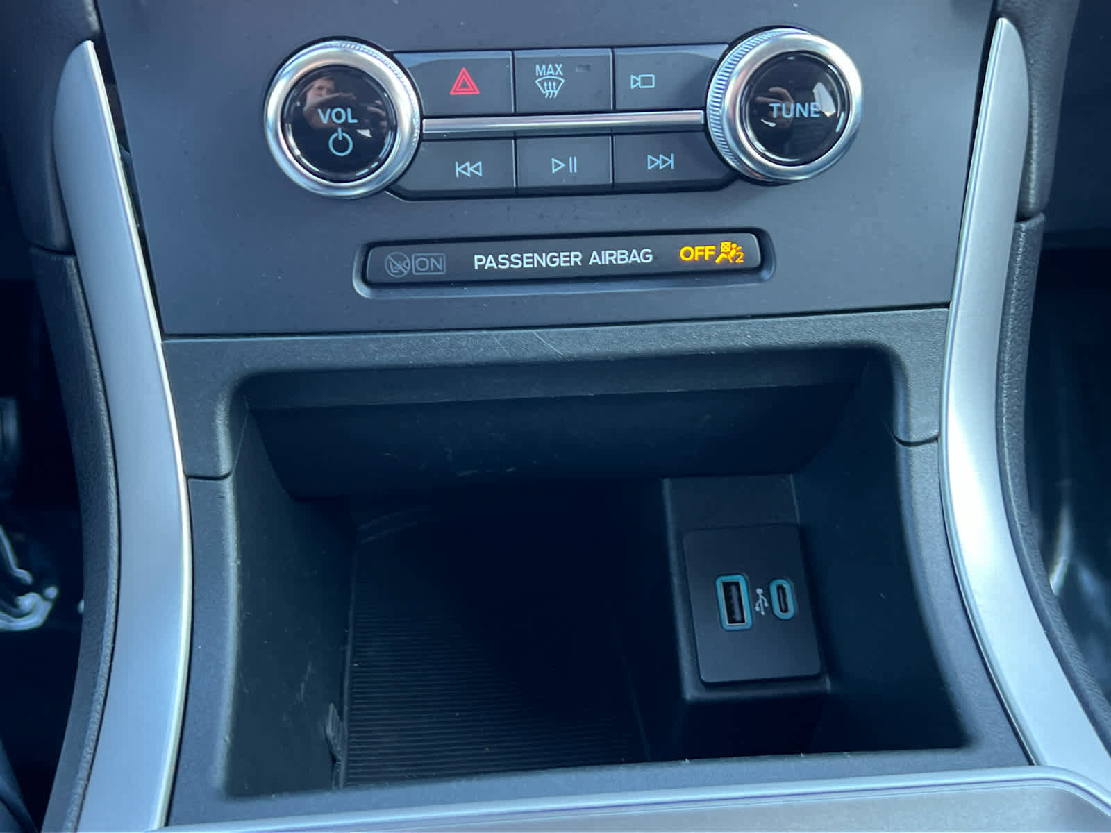 Certified 2024 Ford Edge SEL image 37