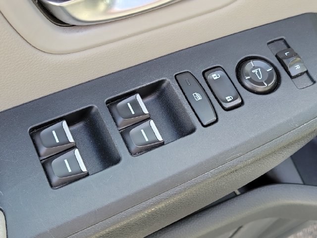 Used 2024 Honda Pilot Touring image 23