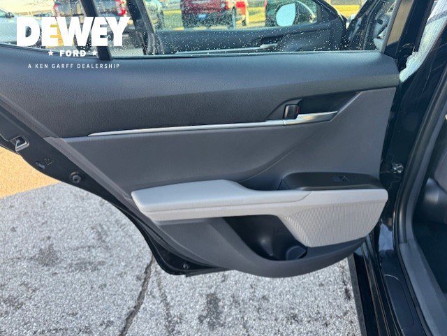 Used 2022 Toyota Camry LE image 21