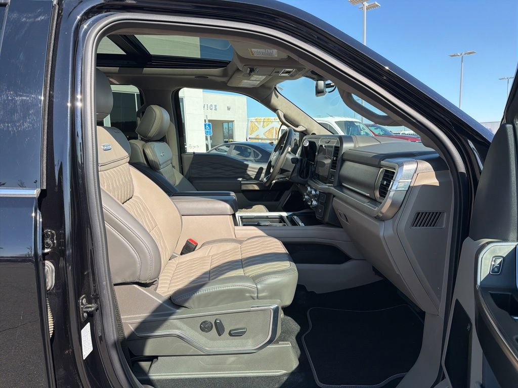Certified 2025 Ford F450 Platinum w/ Platinum Plus Package image 22