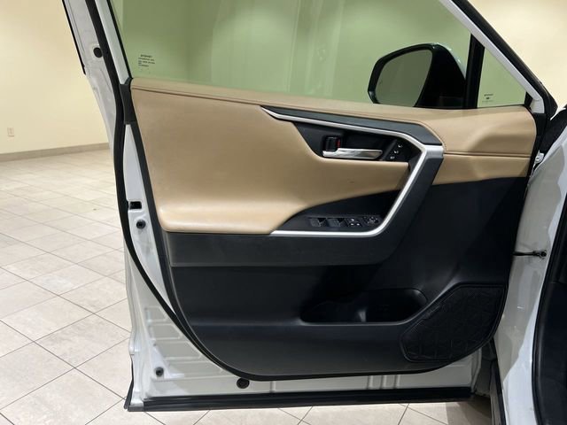 Used 2019 Toyota RAV4 Limited image 22