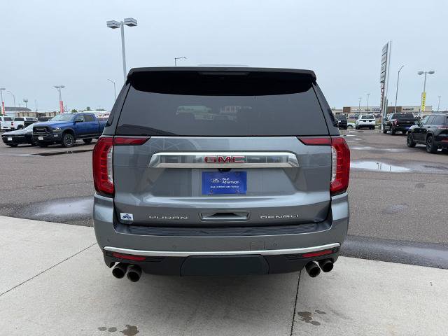 Used 2021 GMC Yukon XL Denali w/ Denali Premium Package AWD/4WD image 6
