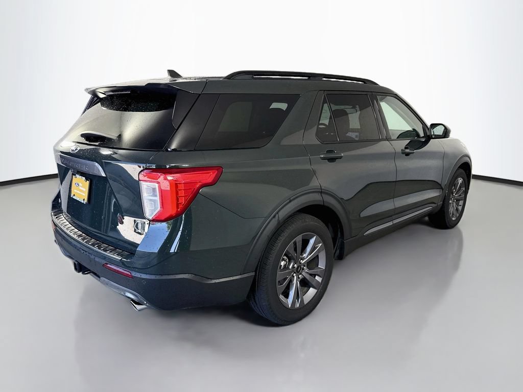 Certified 2024 Ford Explorer XLT w/ Equipment Group 202A RWD image 7