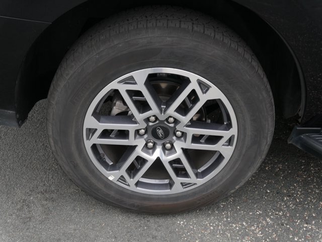 Certified 2025 Ford Expedition Active AWD/4WD image 9