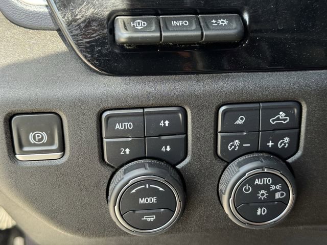 Used 2024 Chevrolet Silverado 1500 High Country w/ Technology Package AWD/4WD image 22